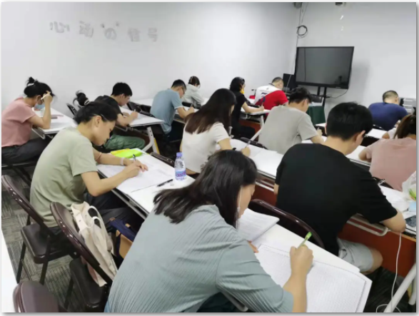 雄松华章摸底考放大招！个性化考研上岸方案一步到位~